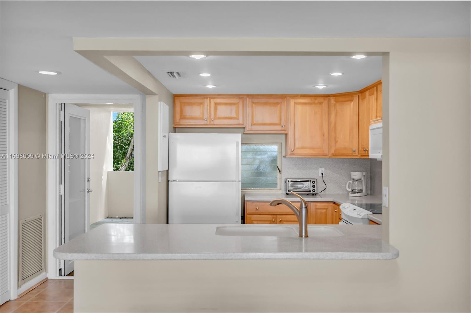 ROCK HARBOR (91 RESIDENTI - Residential