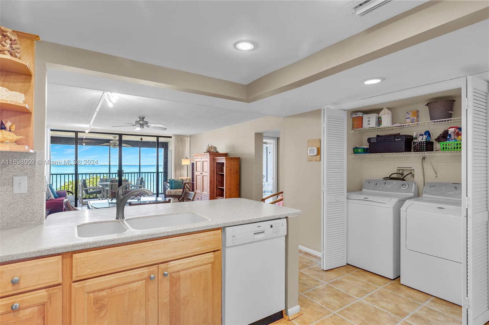 ROCK HARBOR (91 RESIDENTI - Residential
