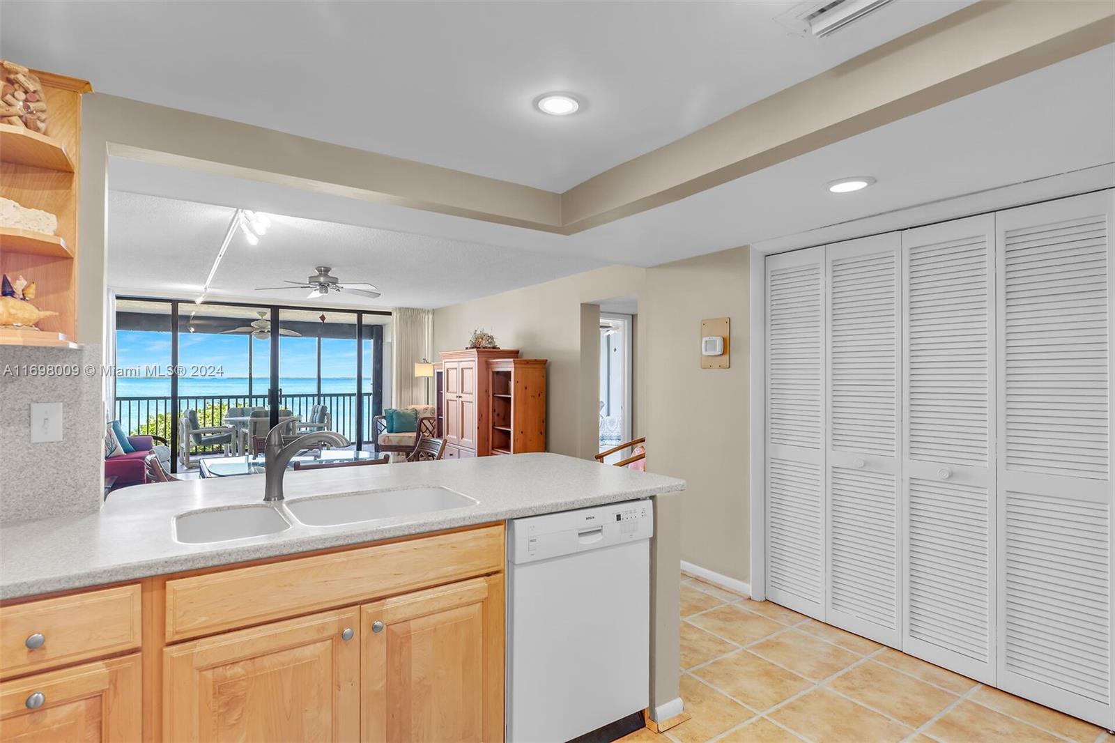 ROCK HARBOR (91 RESIDENTI - Residential