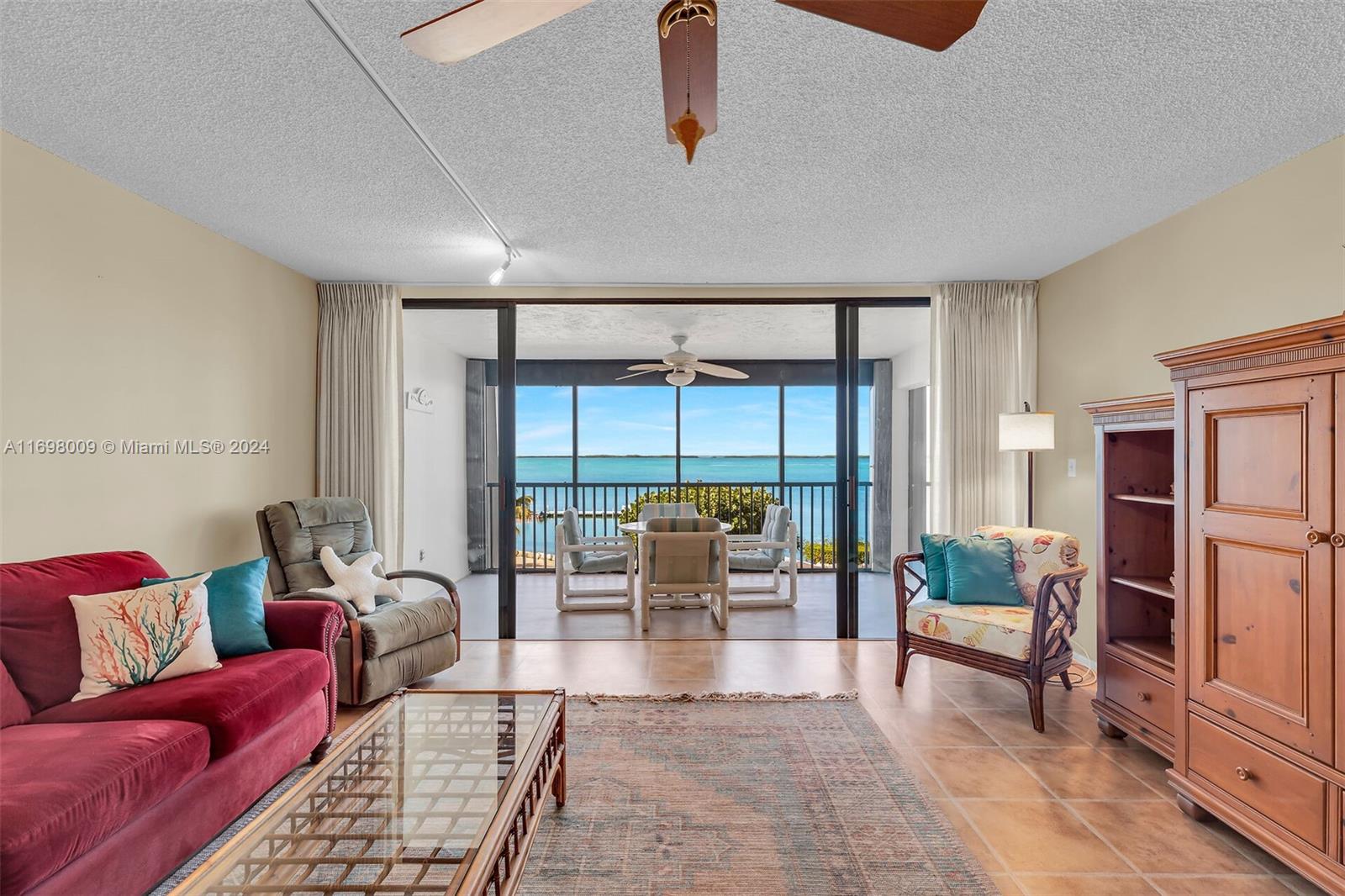 ROCK HARBOR (91 RESIDENTI - Residential