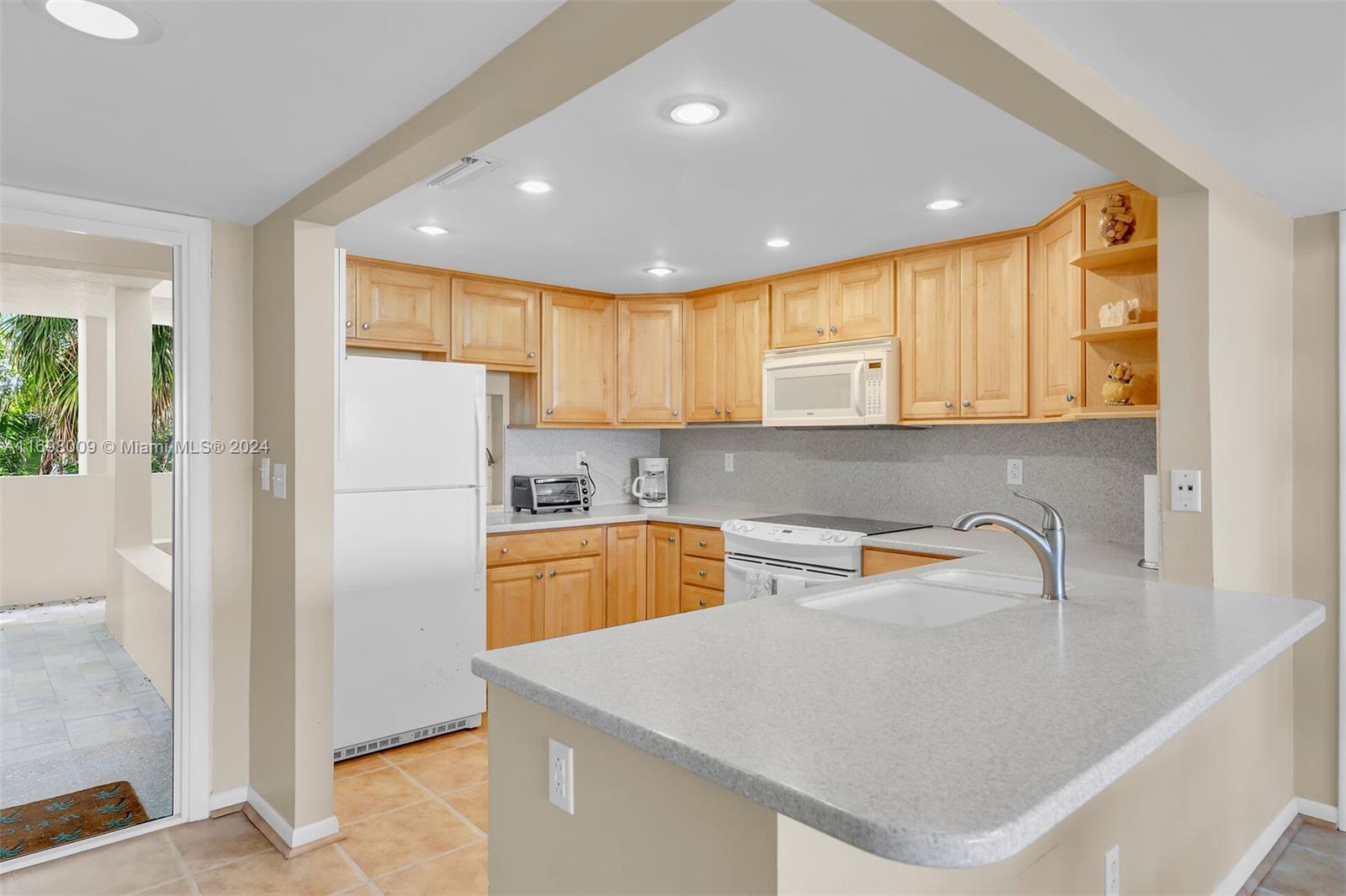 ROCK HARBOR (91 RESIDENTI - Residential