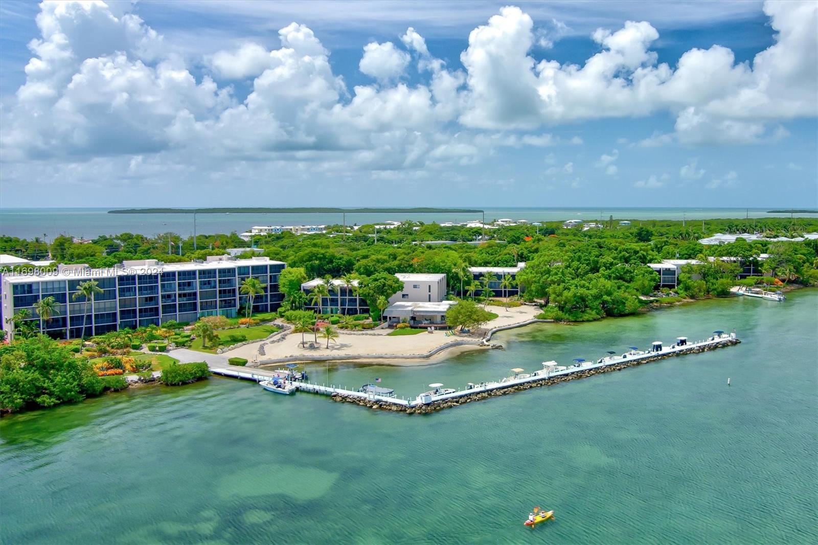 ROCK HARBOR (91 RESIDENTI - Residential