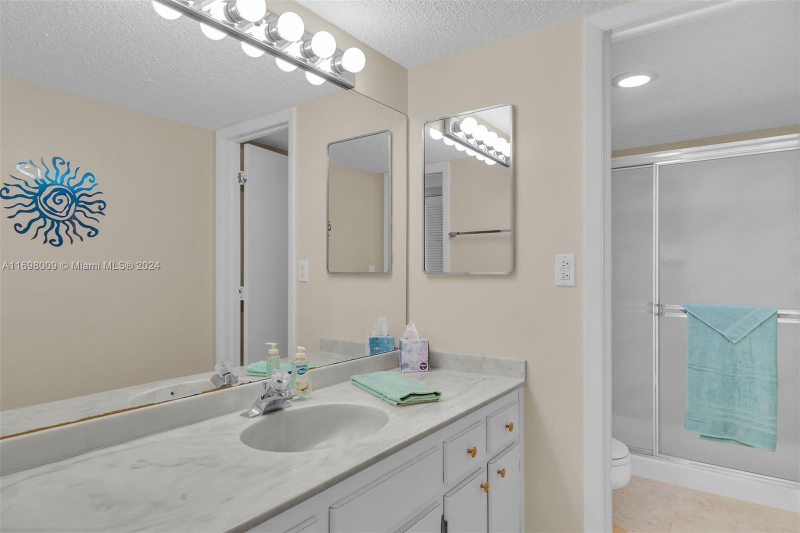 ROCK HARBOR (91 RESIDENTI - Residential
