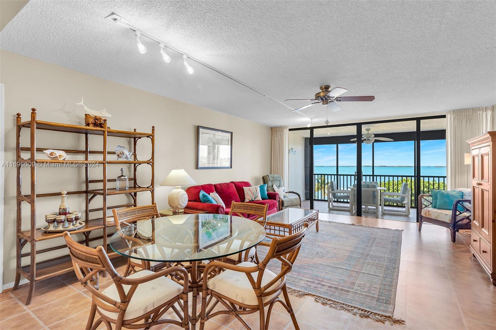 ROCK HARBOR (91 RESIDENTI - Residential