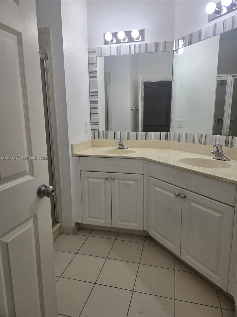 MARSH HARBOUR 1 CONDO - Residential Lease