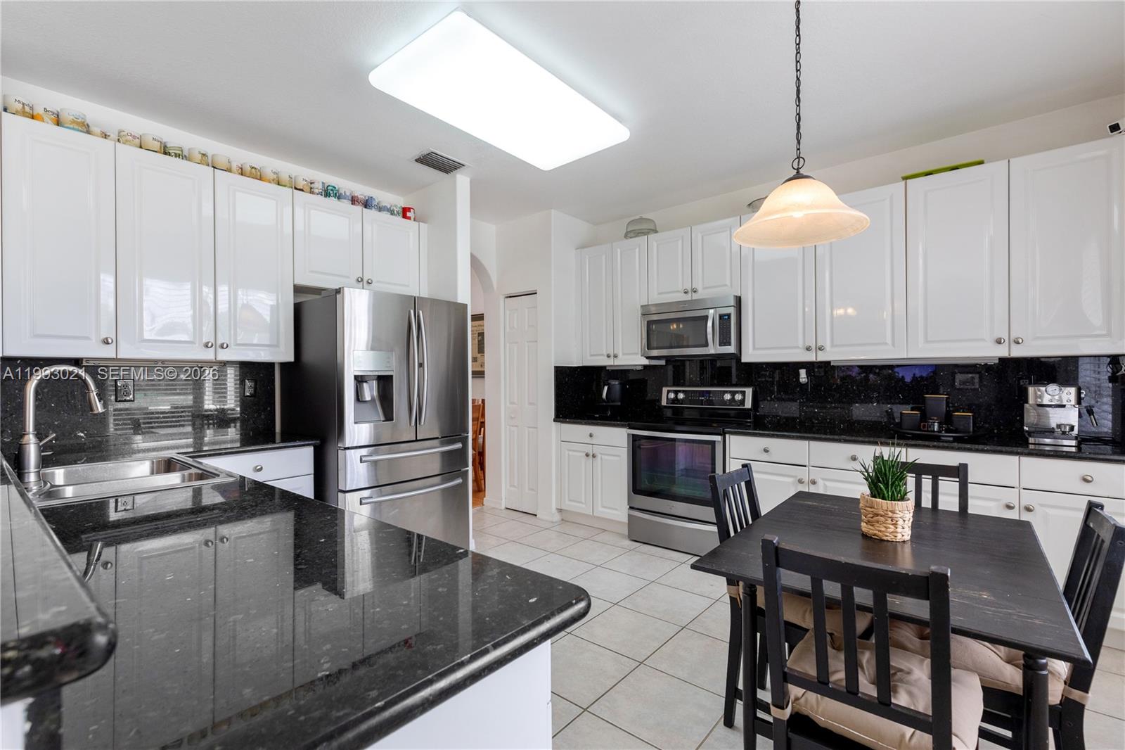 AMBER-RUBY COVE PLAT - Residential