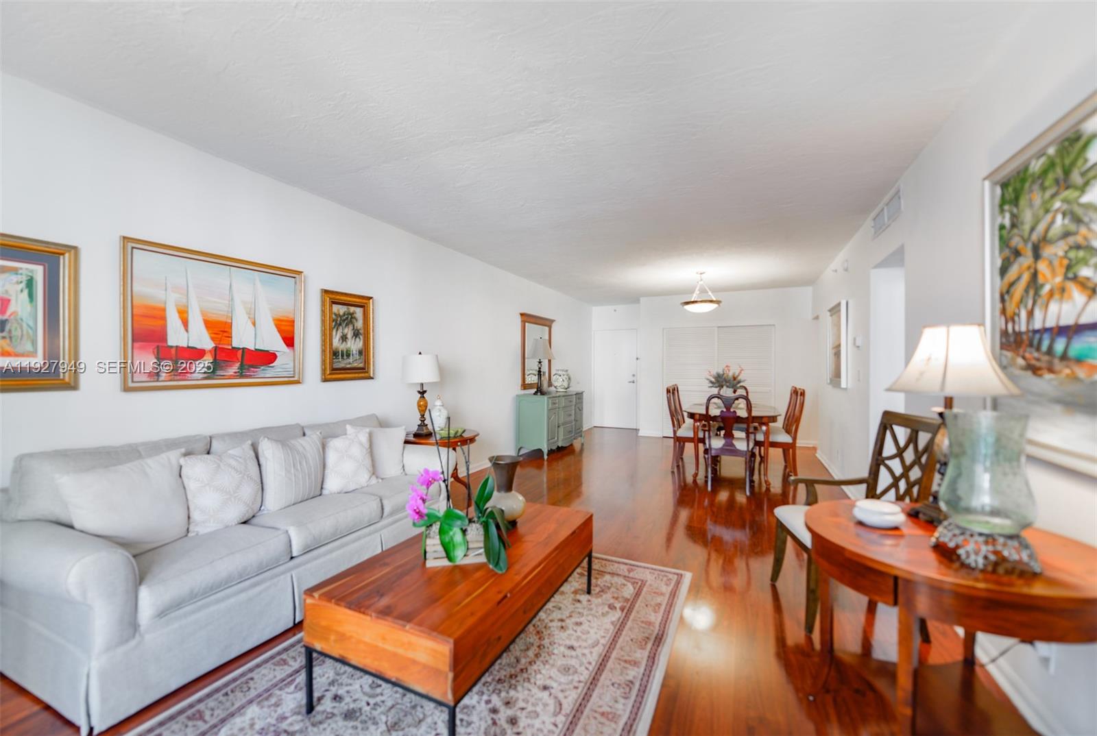 RESIDENCES ON HOLLYWOOD B - Residential