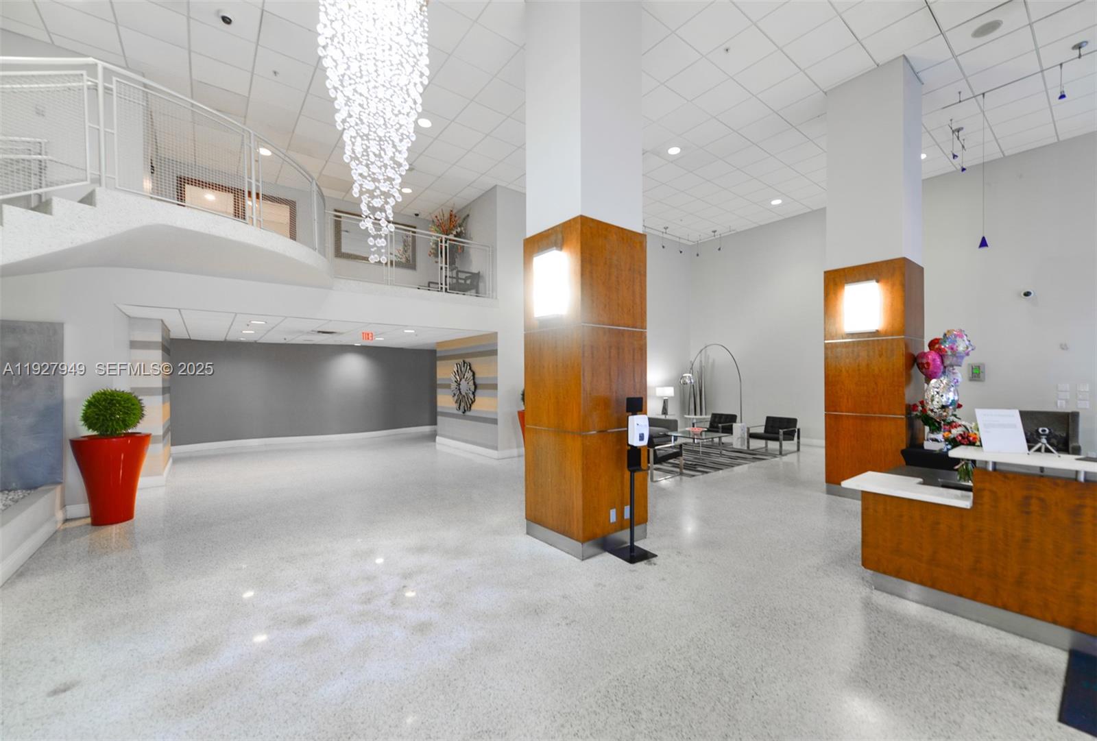 RESIDENCES ON HOLLYWOOD B - Residential