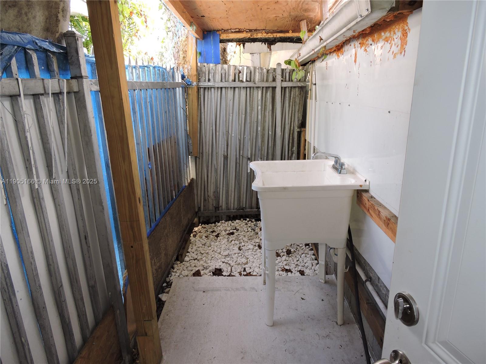 ESSEX VILLAGE 4TH ADDN - Residential Lease