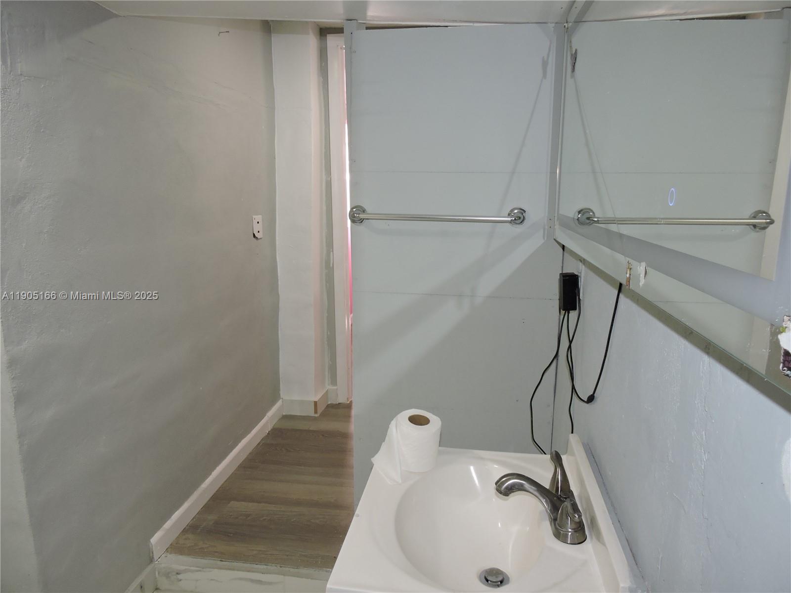 ESSEX VILLAGE 4TH ADDN - Residential Lease