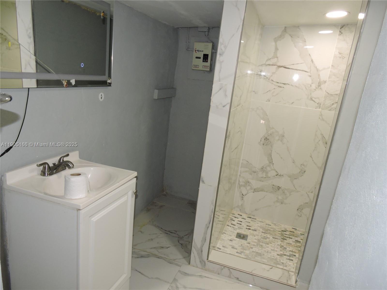 ESSEX VILLAGE 4TH ADDN - Residential Lease