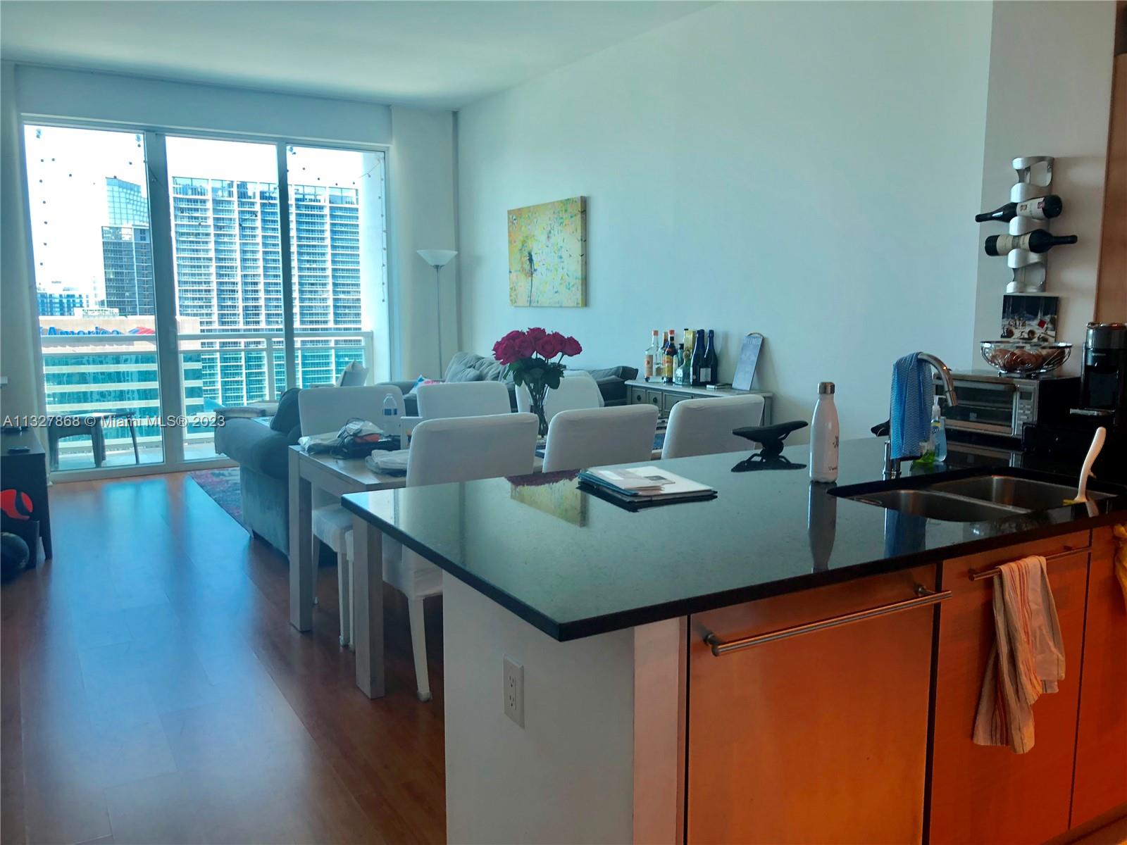THE PLAZA 851 BRICKELL CO - Residential Lease
