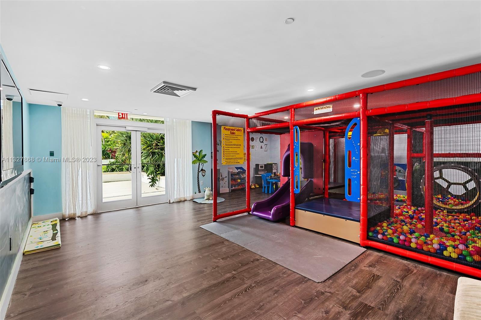 THE PLAZA 851 BRICKELL CO - Residential Lease