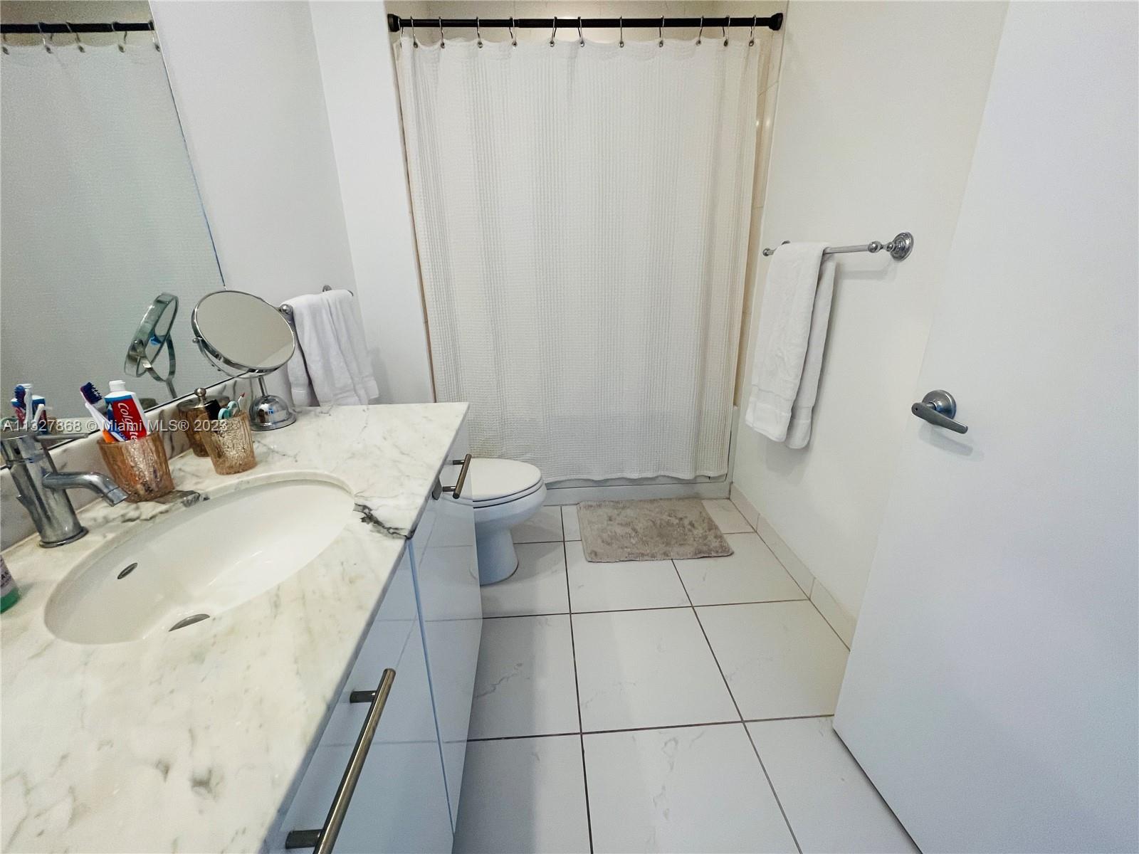 THE PLAZA 851 BRICKELL CO - Residential Lease