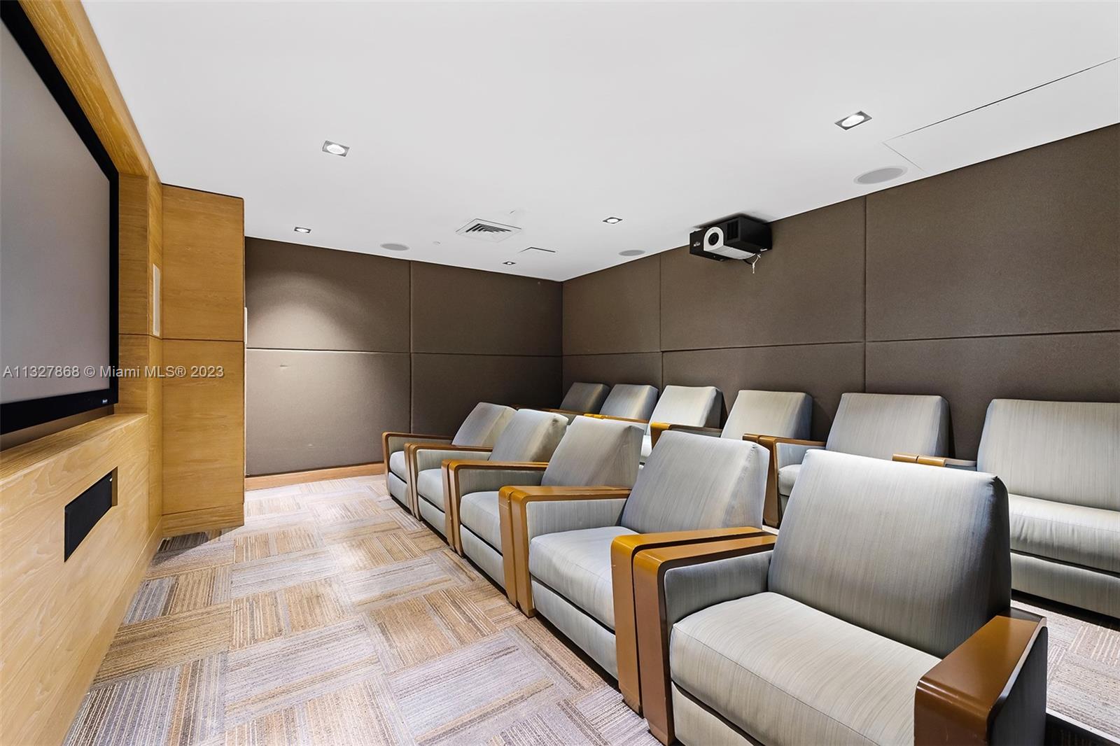 THE PLAZA 851 BRICKELL CO - Residential Lease