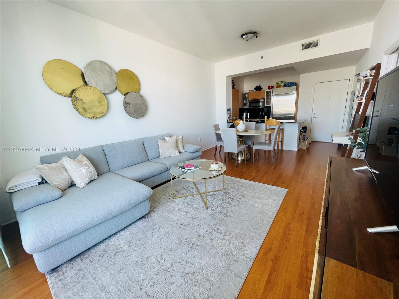 THE PLAZA 851 BRICKELL CO - Residential Lease
