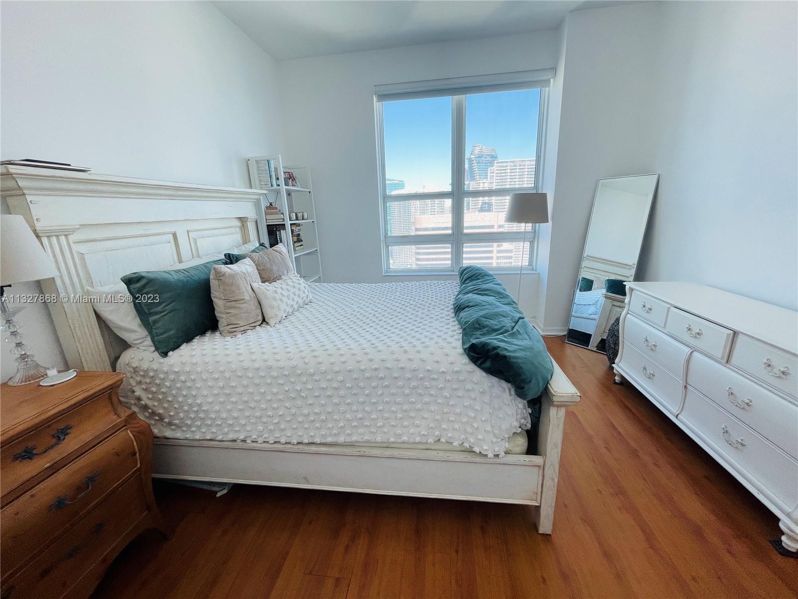 THE PLAZA 851 BRICKELL CO - Residential Lease