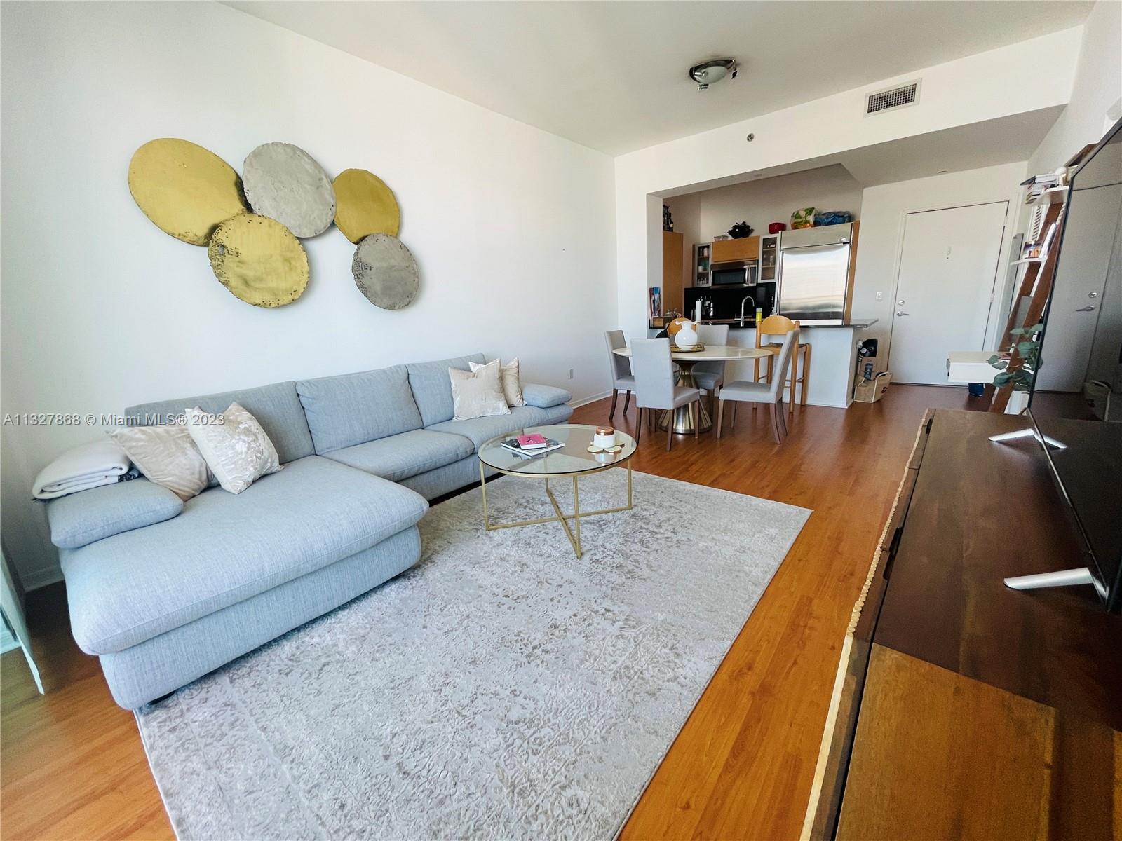 THE PLAZA 851 BRICKELL CO - Residential Lease