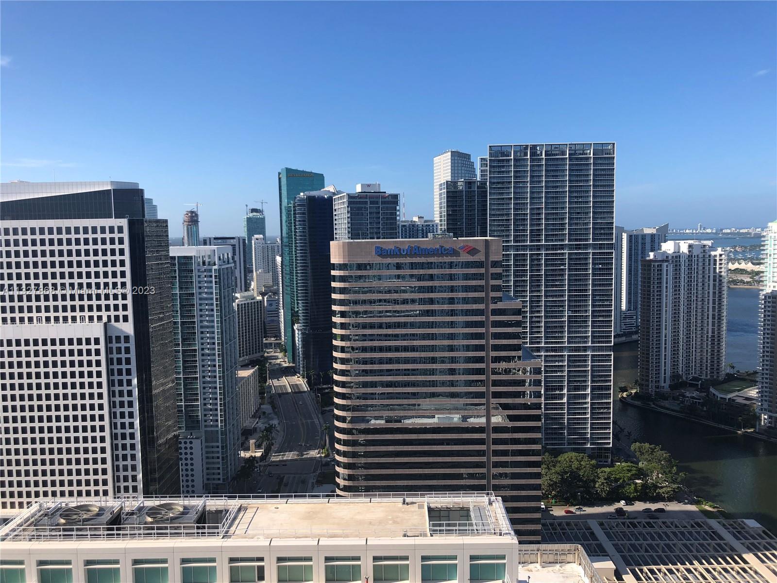 THE PLAZA 851 BRICKELL CO - Residential Lease