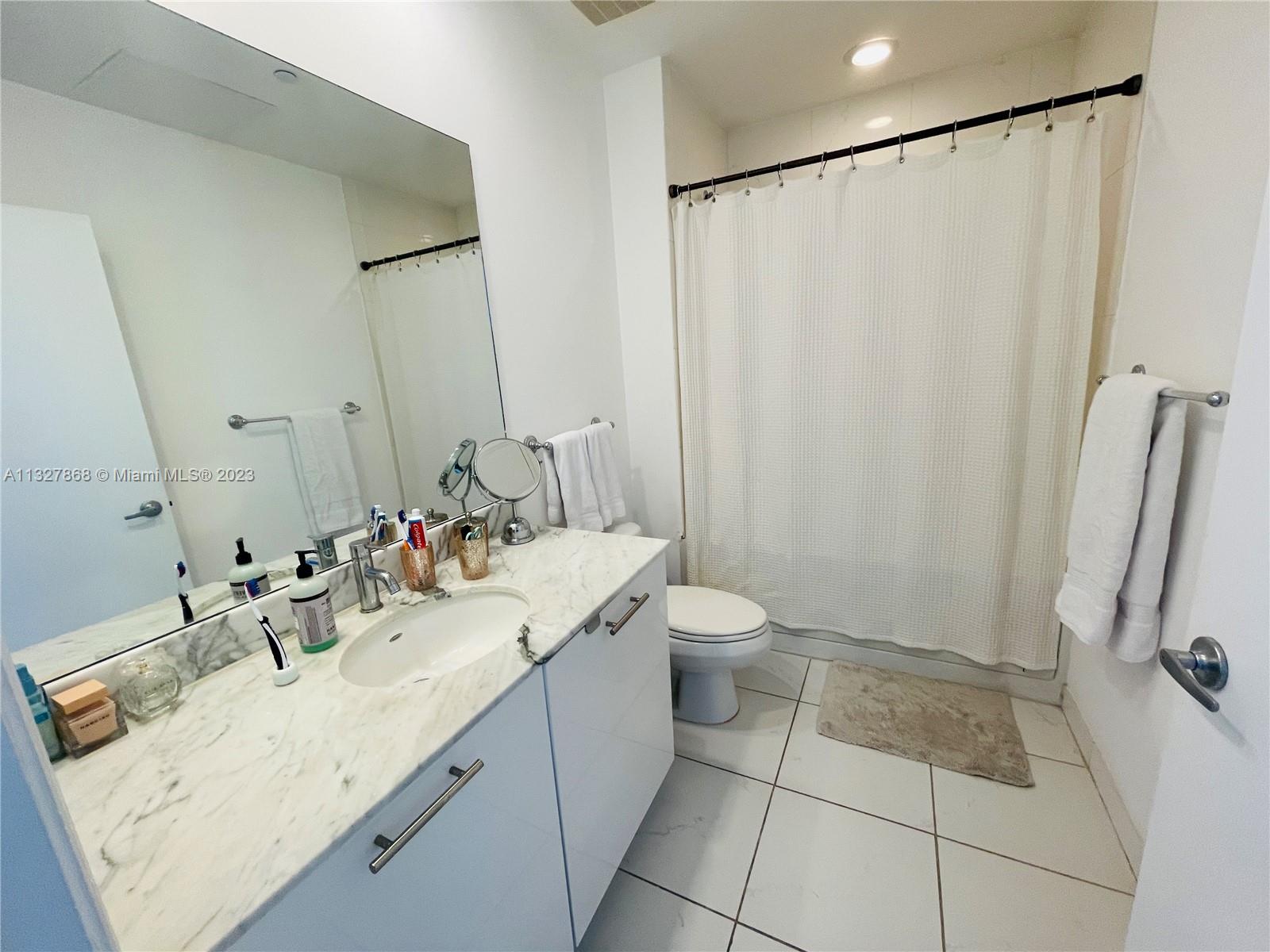THE PLAZA 851 BRICKELL CO - Residential Lease