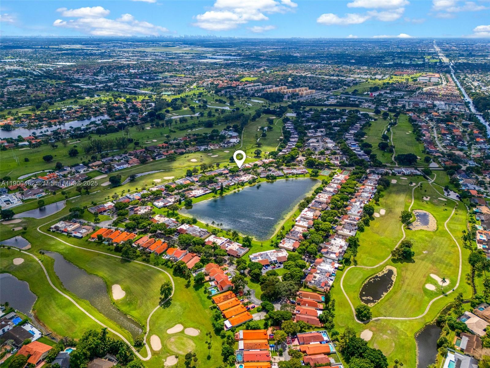 ROYAL SINGAPORE LAKE - Residential