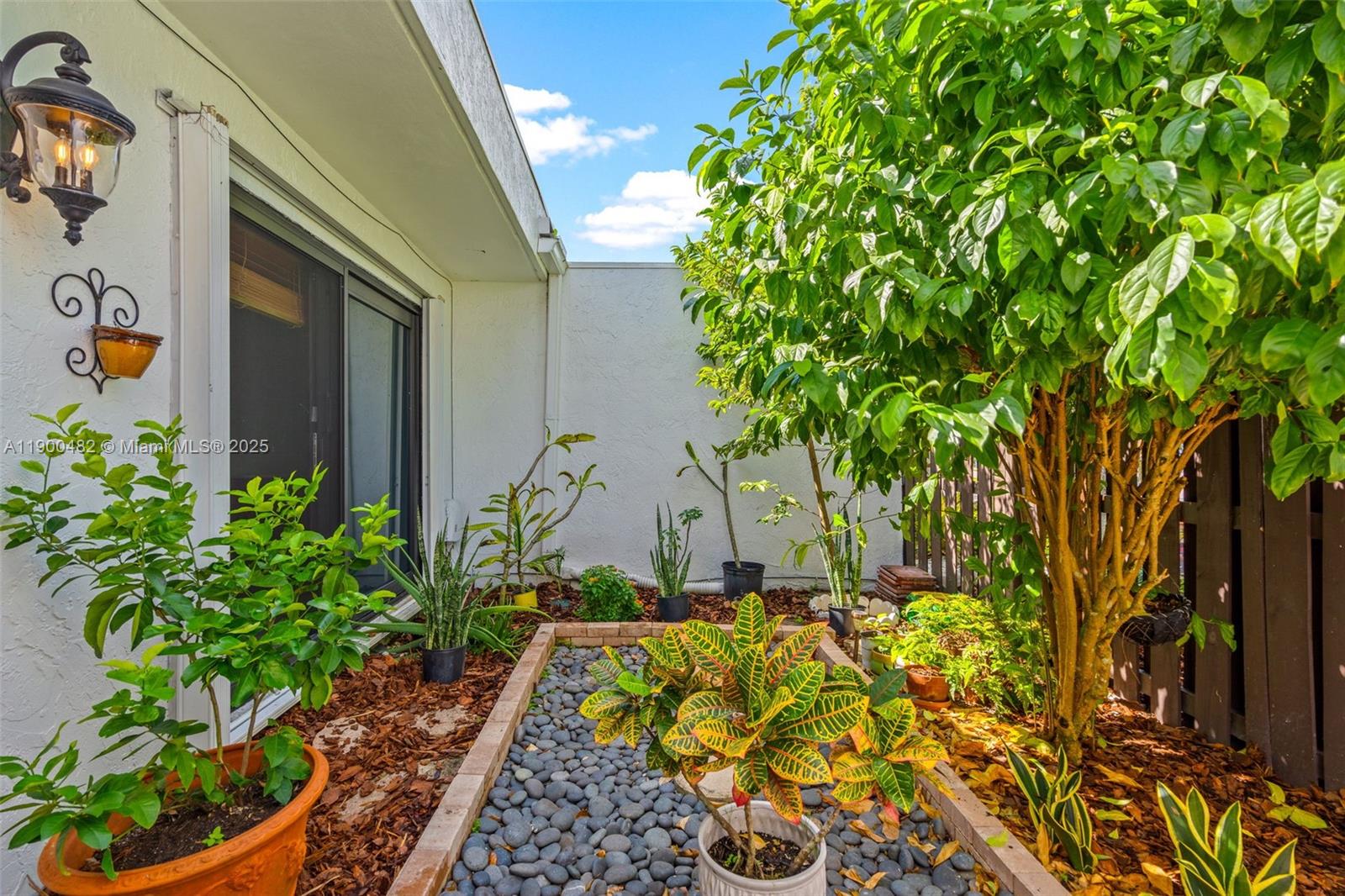 ROYAL SINGAPORE LAKE - Residential