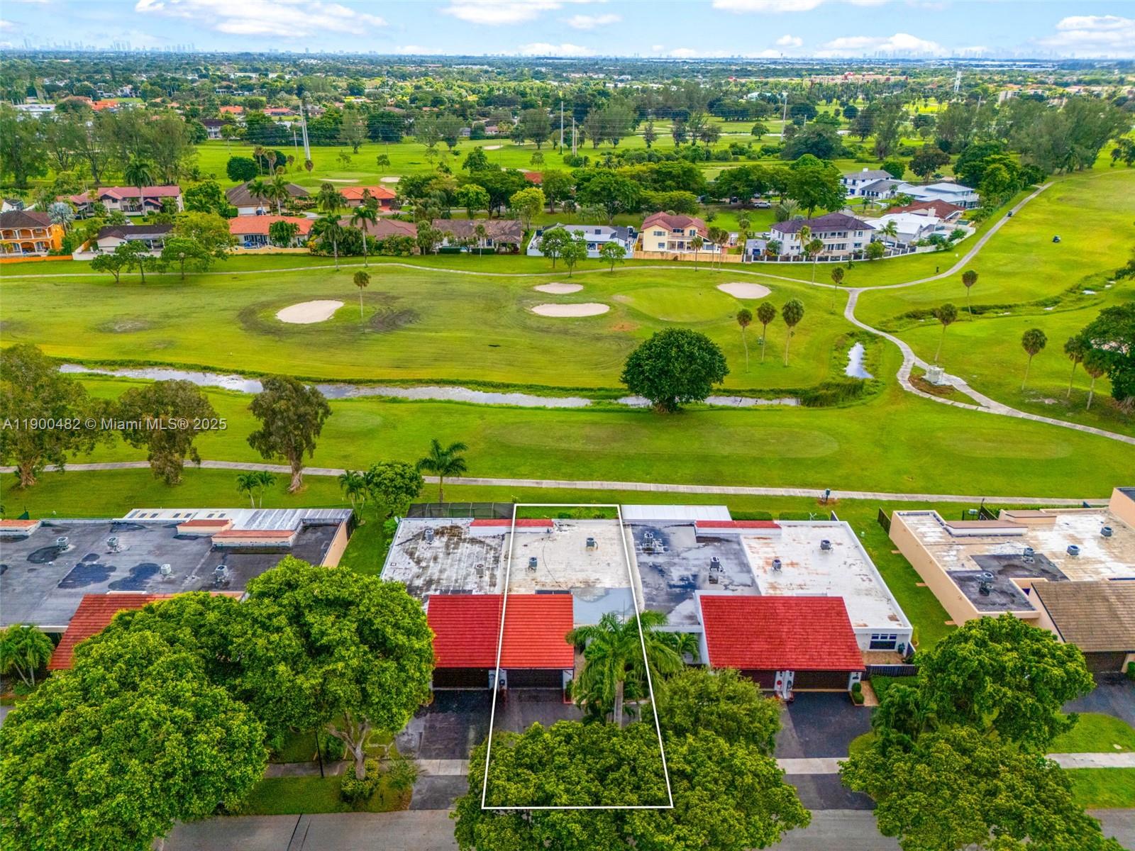 ROYAL SINGAPORE LAKE - Residential