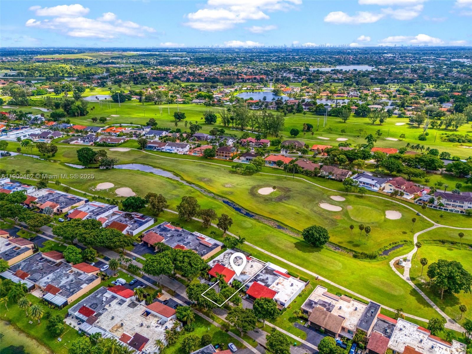 ROYAL SINGAPORE LAKE - Residential
