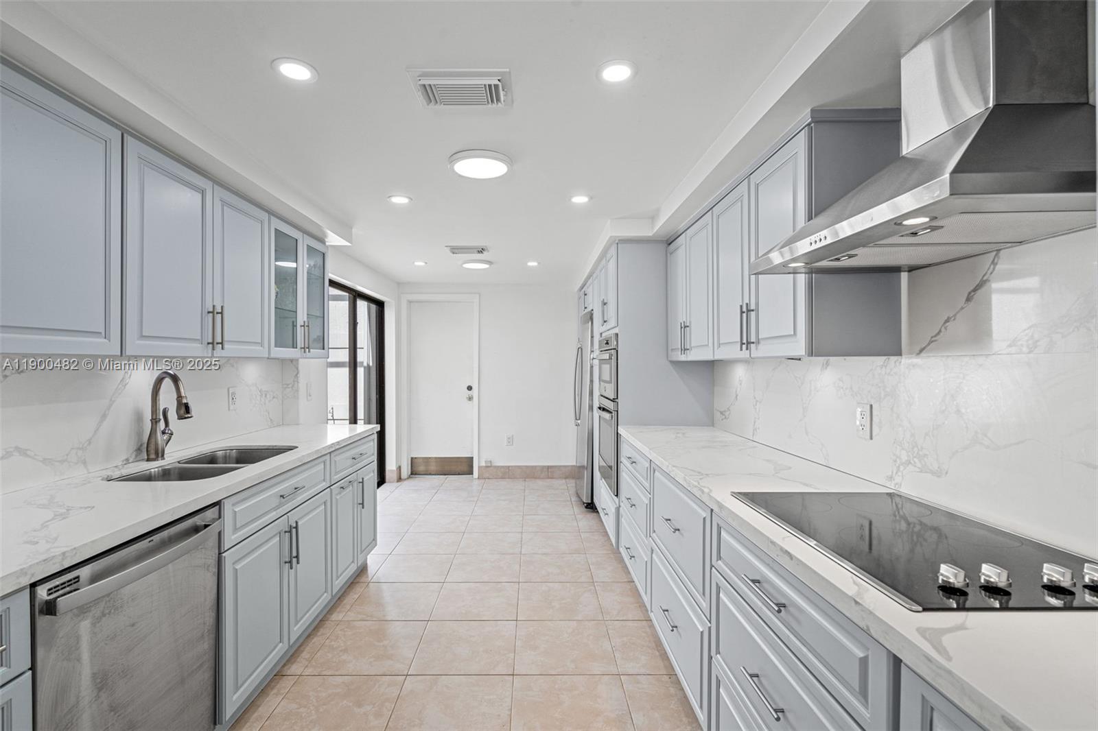 ROYAL SINGAPORE LAKE - Residential