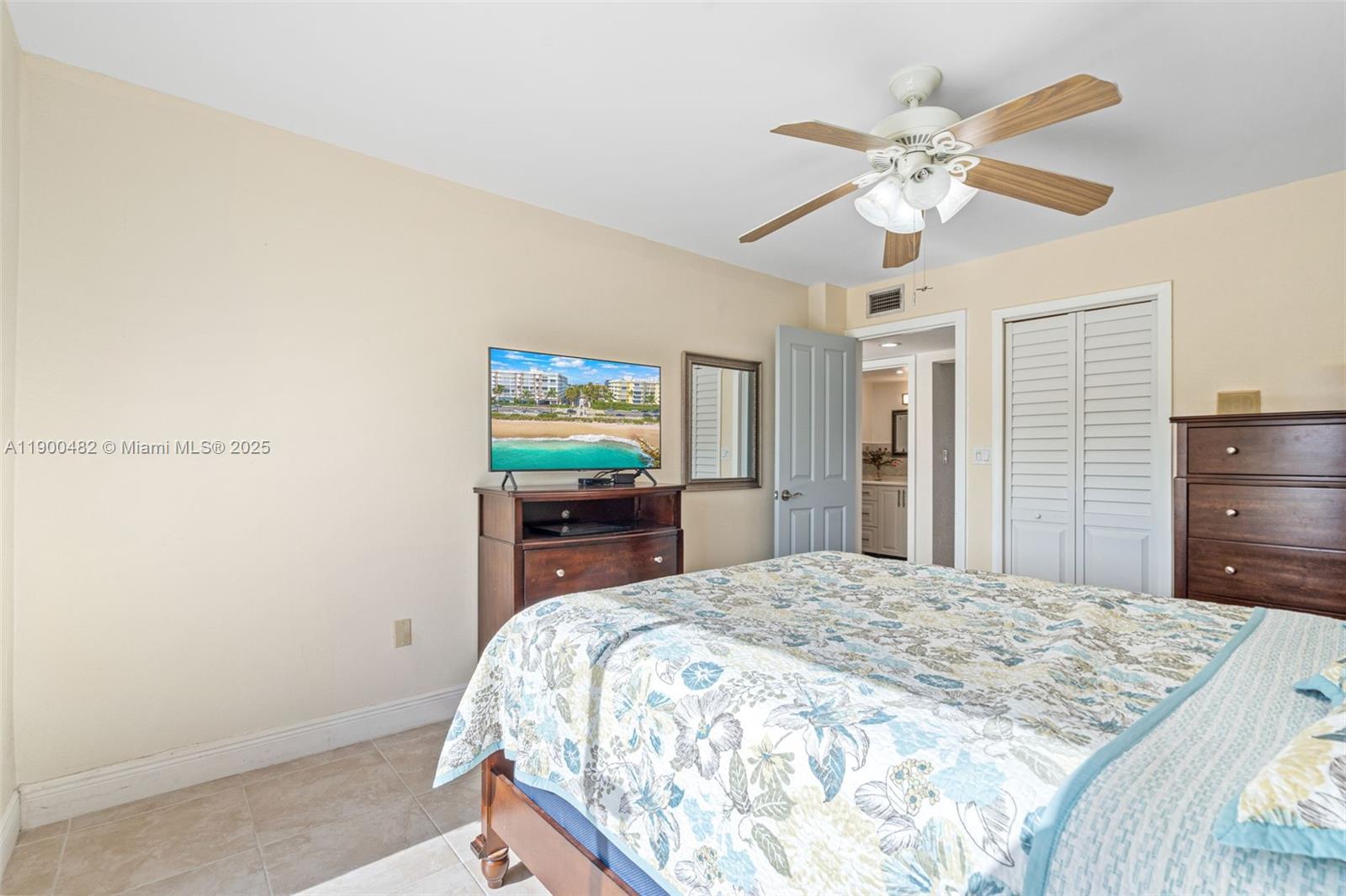 ROYAL SINGAPORE LAKE - Residential