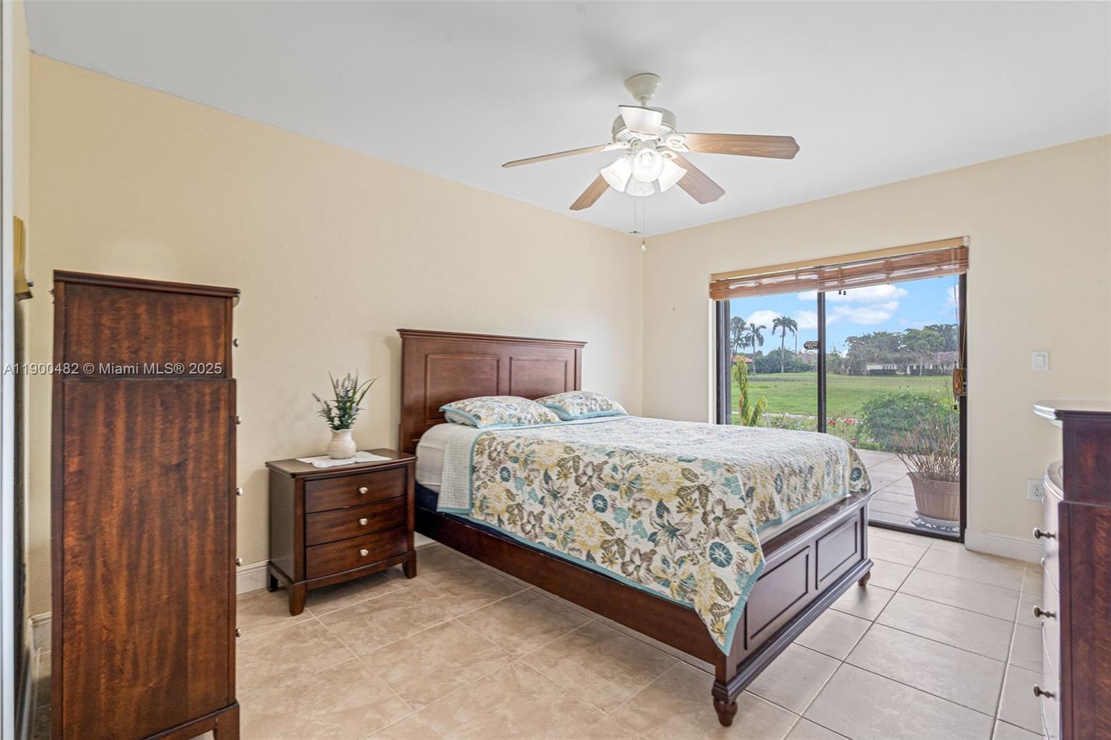 ROYAL SINGAPORE LAKE - Residential