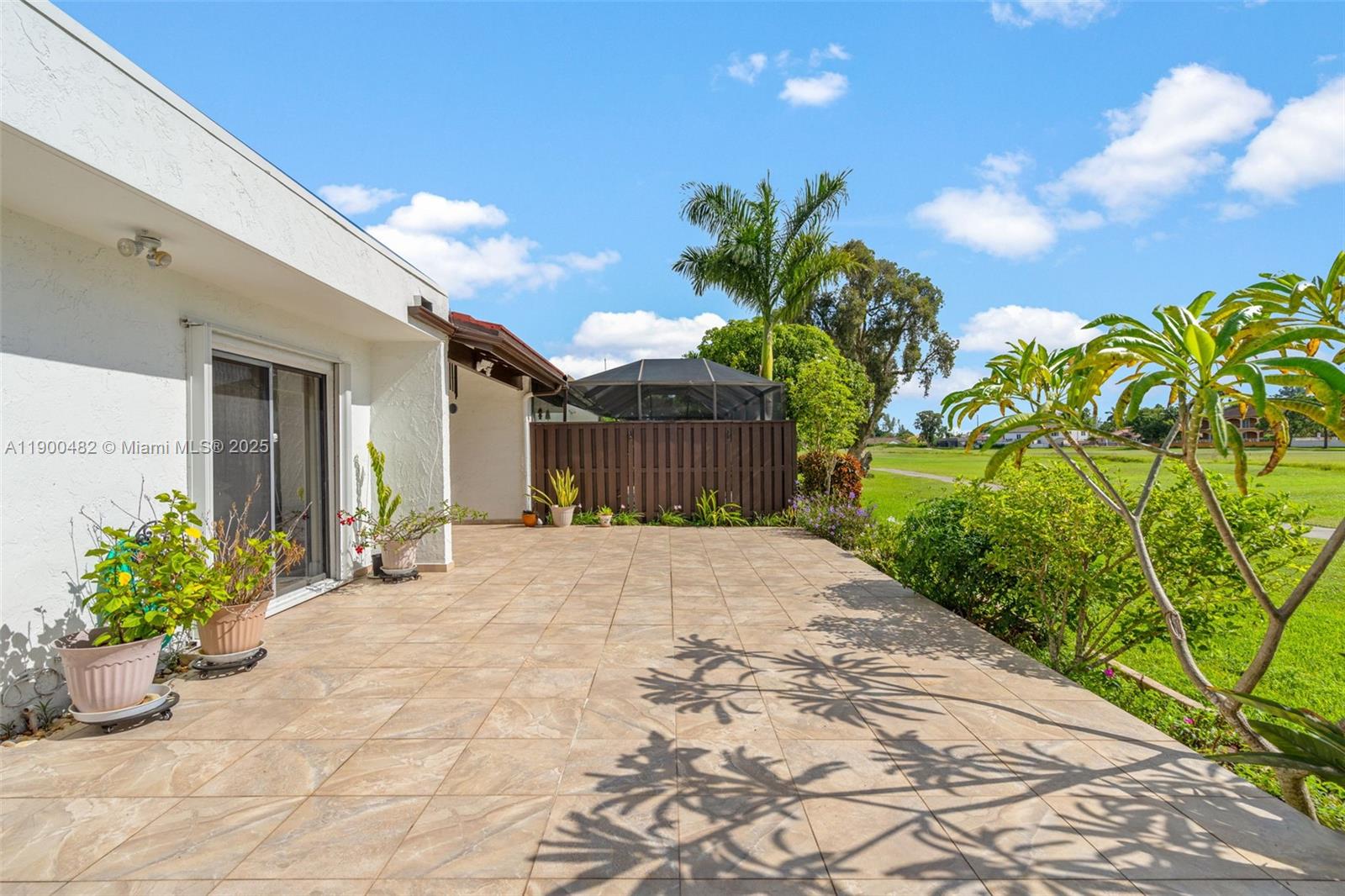 ROYAL SINGAPORE LAKE - Residential