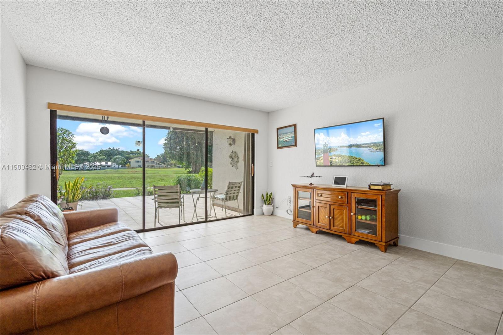 ROYAL SINGAPORE LAKE - Residential