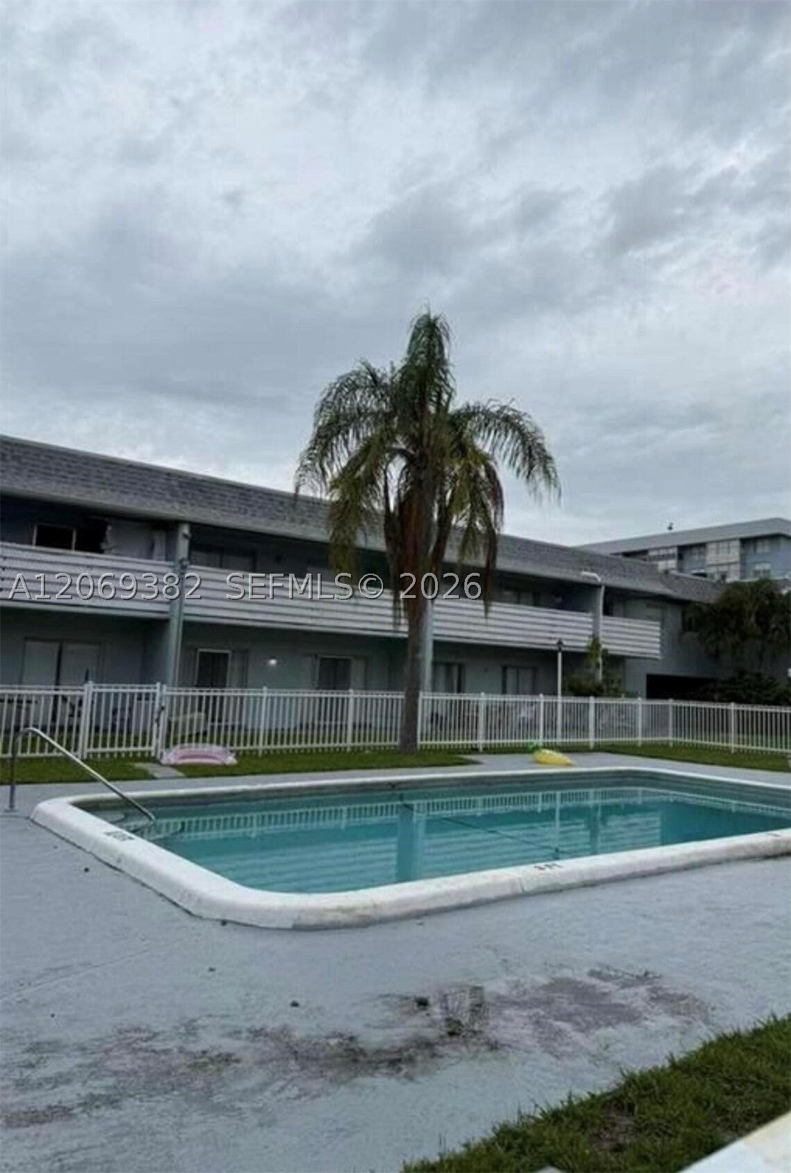 4251 NW 5th St