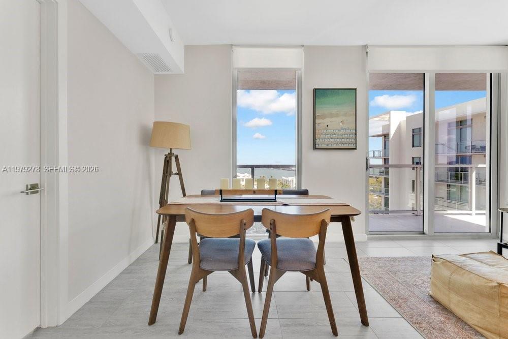 QUADRO CONDO - Residential