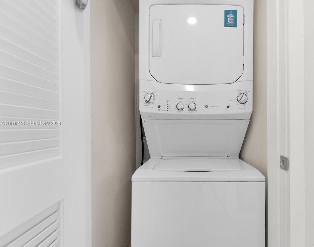 QUADRO CONDO - Residential