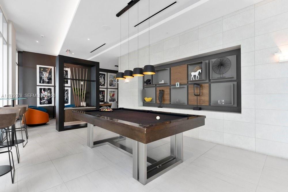 QUADRO CONDO - Residential