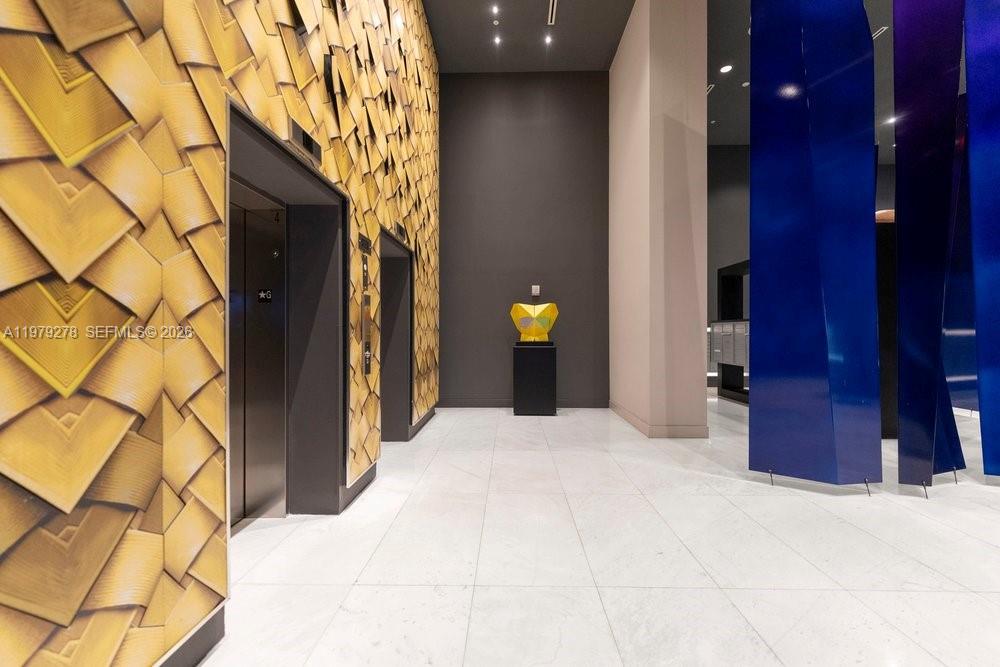 QUADRO CONDO - Residential