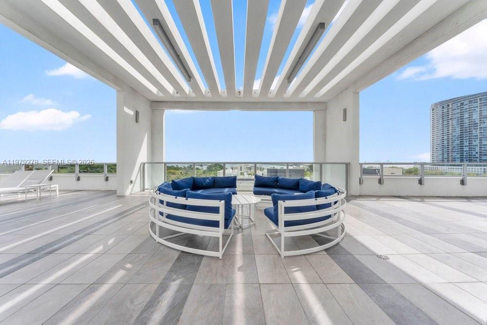 QUADRO CONDO - Residential