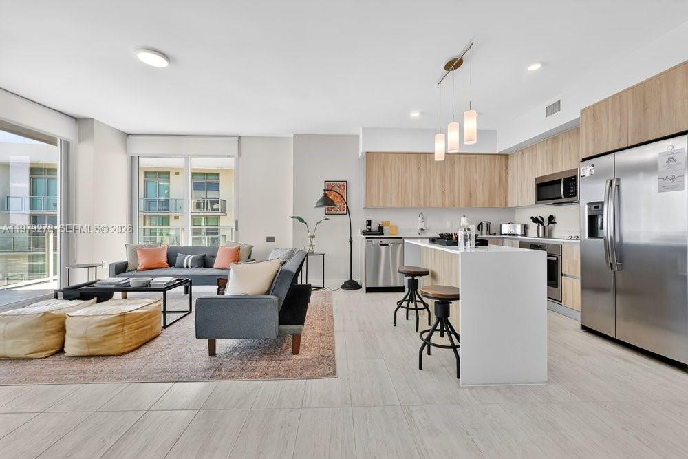 QUADRO CONDO - Residential