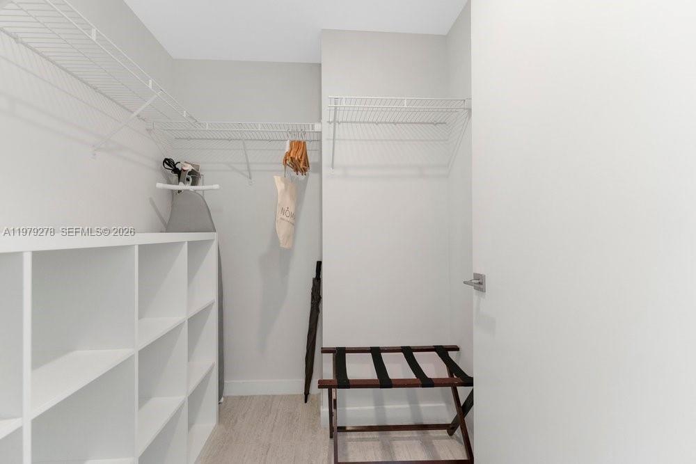 QUADRO CONDO - Residential