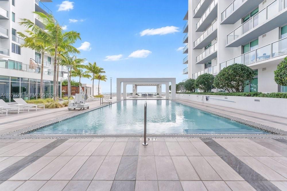 QUADRO CONDO - Residential