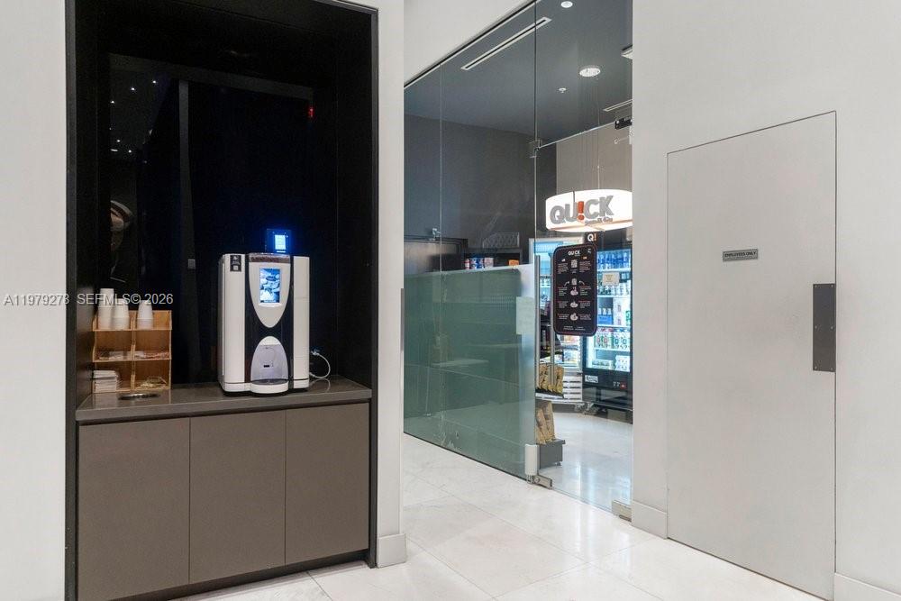 QUADRO CONDO - Residential