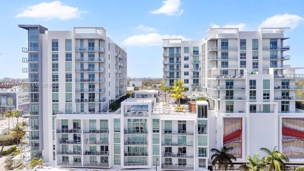 QUADRO CONDO - Residential