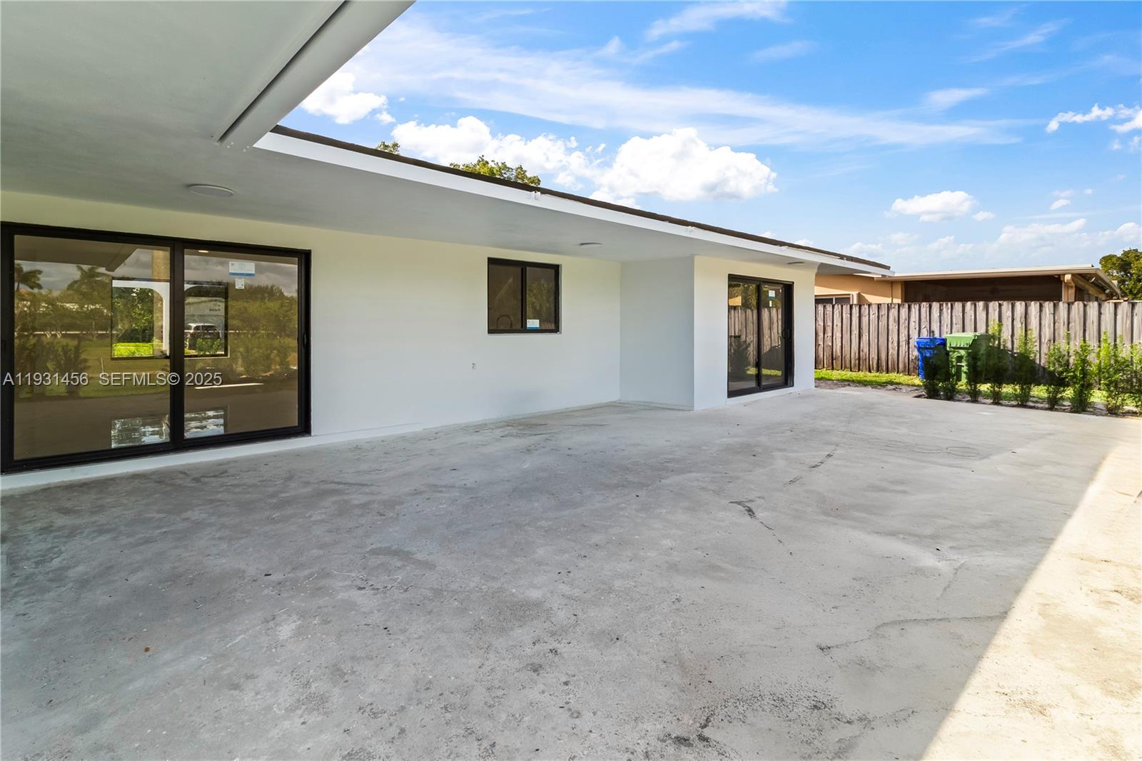 PASADENA LAKES WEST - Residential