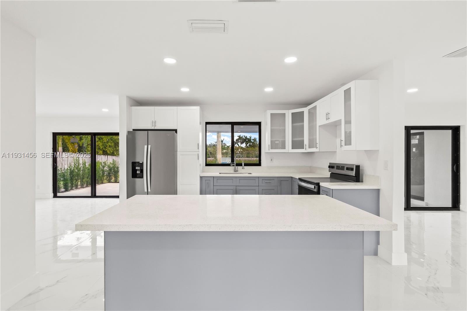 PASADENA LAKES WEST - Residential