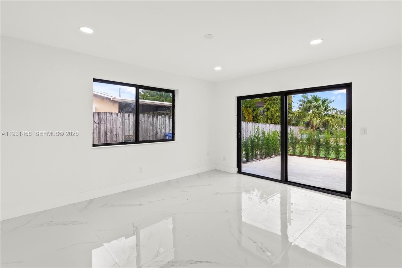 PASADENA LAKES WEST - Residential