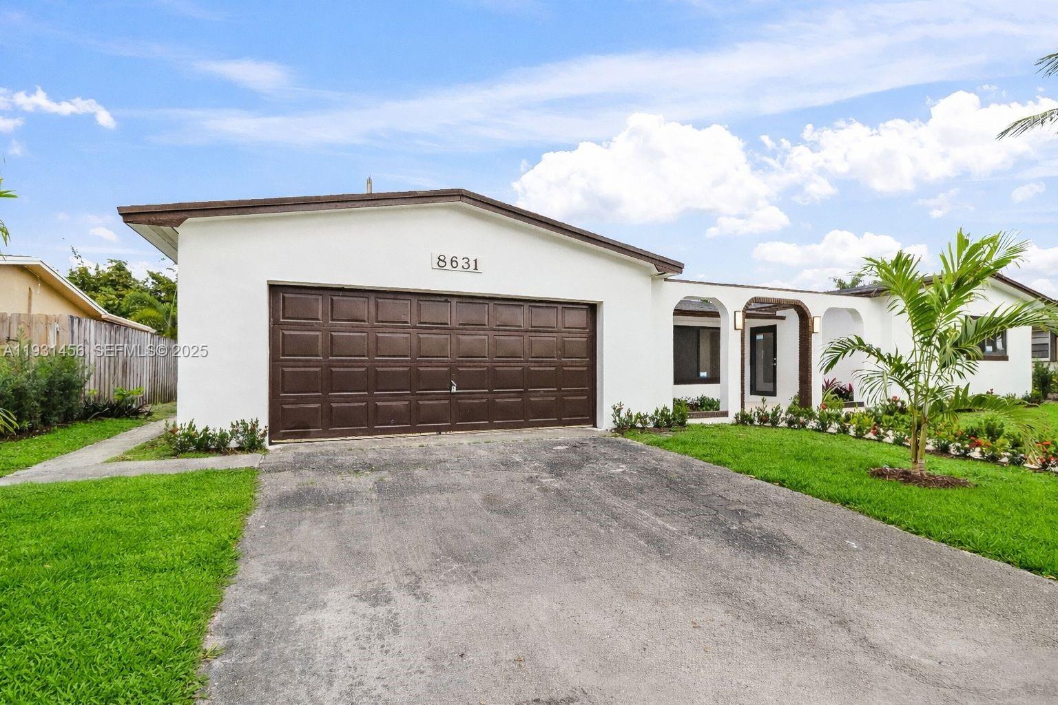 PASADENA LAKES WEST - Residential