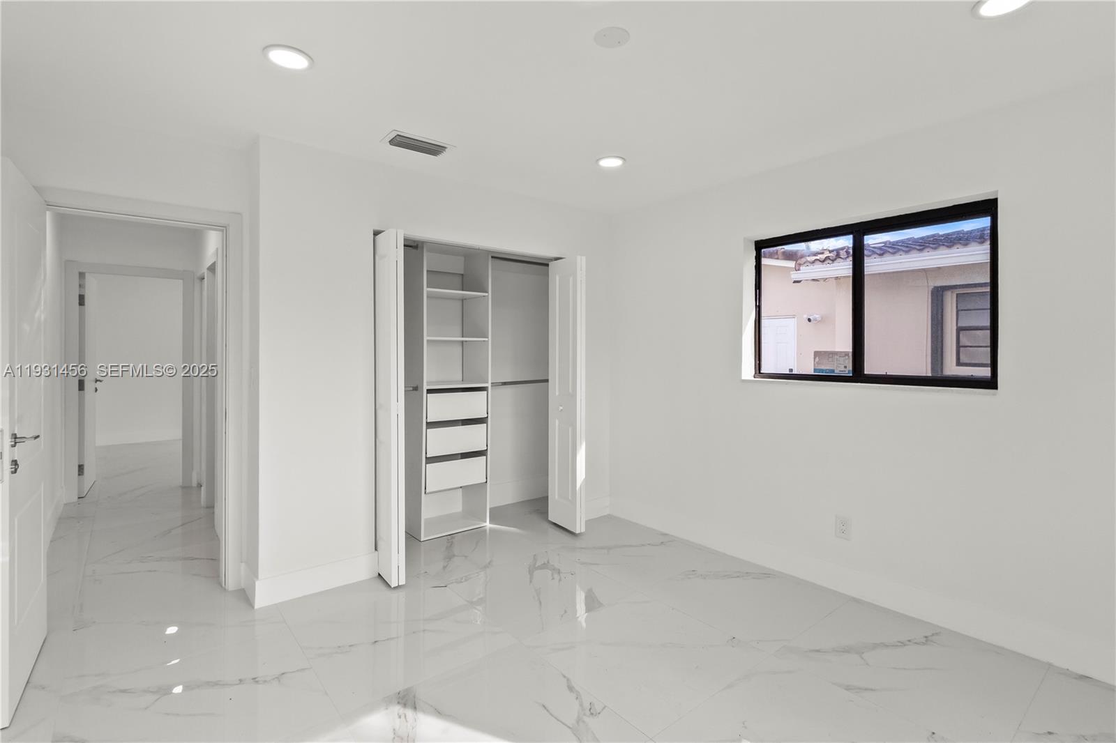 PASADENA LAKES WEST - Residential