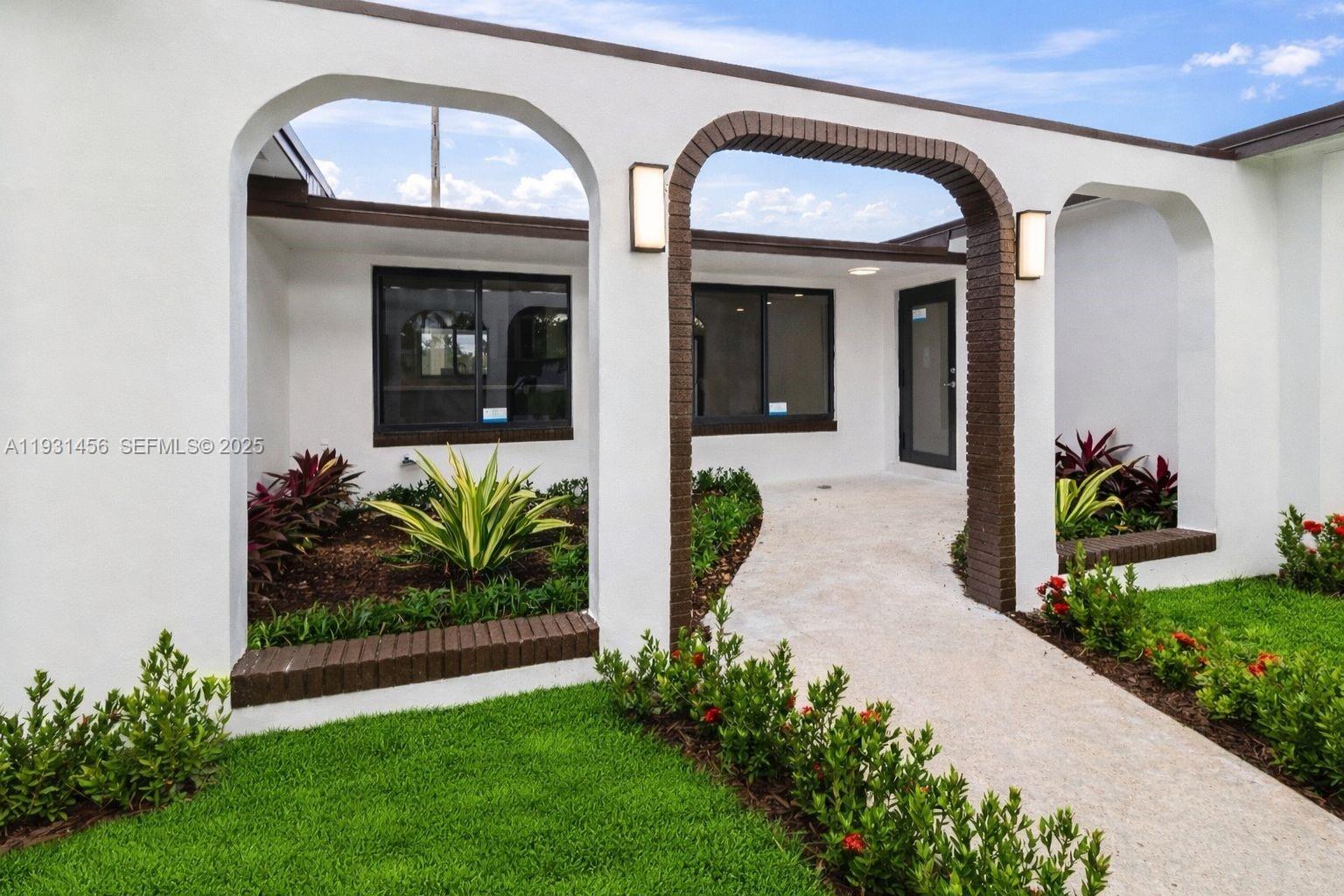 PASADENA LAKES WEST - Residential